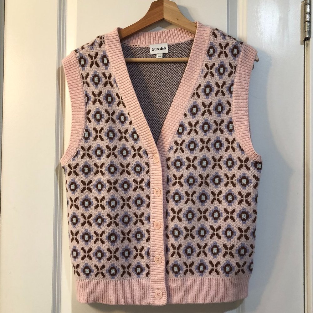 Aritzia Sunday Best Sweater Vest (XS)